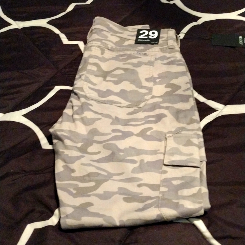 🤩 Joe's Camo Jeans🥰